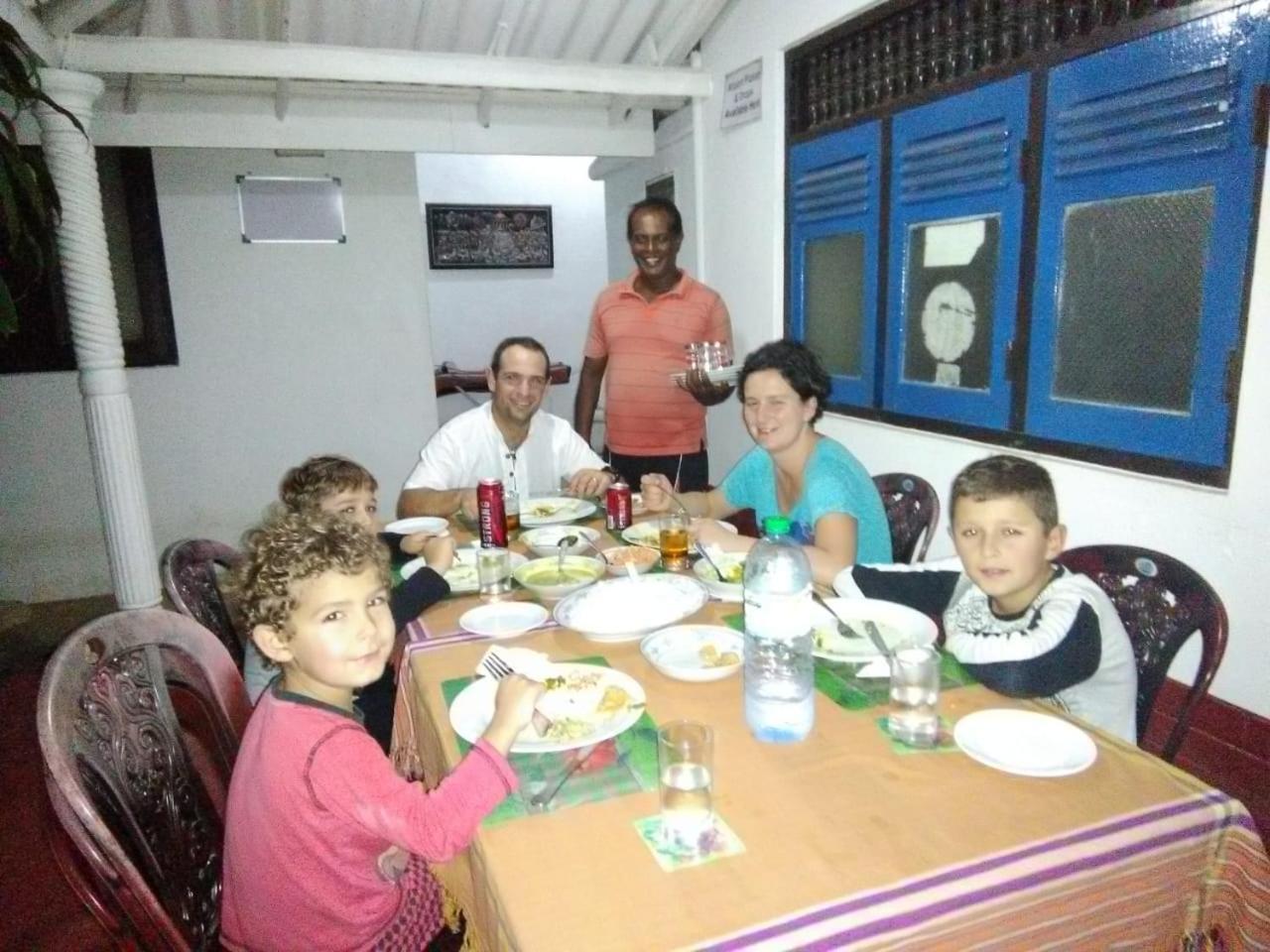 Rest Point Hotel Unawatuna Luaran gambar